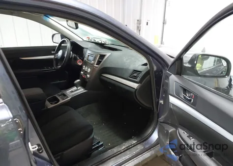 2014 Subaru Outback 2.5I Premium z USA, uszkodzony, nr VIN 4S4BRCCC7E3324845